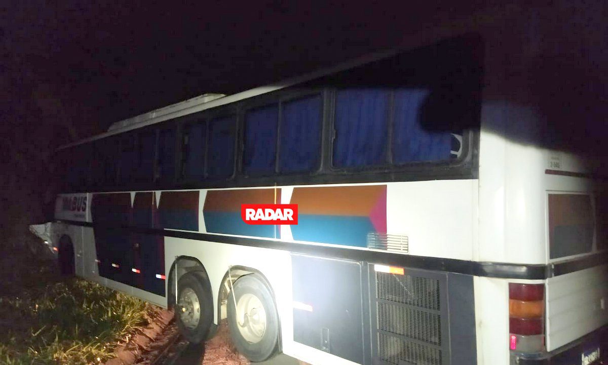 Acidente com ônibus de turismo deixa uma pessoa morta e duas feridas com gravidade